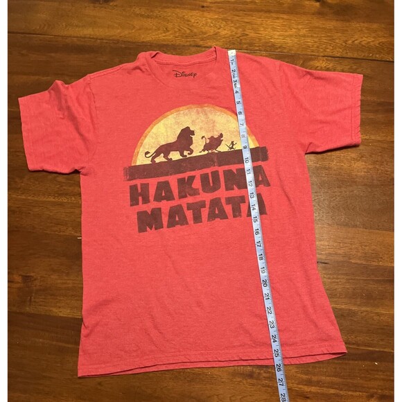 DISNEY Womens Top Medium Lion King Hakuna Matata Tee Shirt Red Graphic Timon - Picture 5 of 6